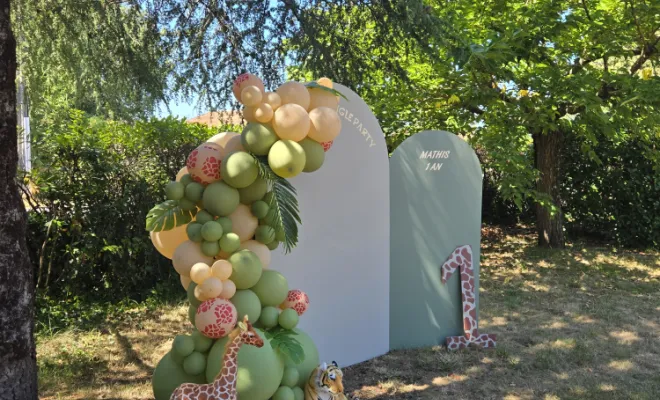 Décoration d'anniversaire d'un an sur le thème jungle à Audenge, Bassin d'Arcachon, Caprices de Candice
